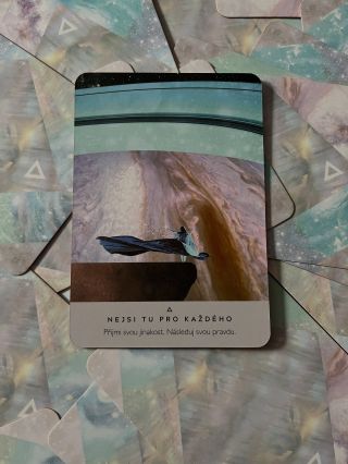 VZKAZ PRO TEBE 🩷 Nejsi tu pro každého ( a je to úplně v pořádku ) Přijmi svou jinakost. (Pochop, že jsi výjimečná bytost)...